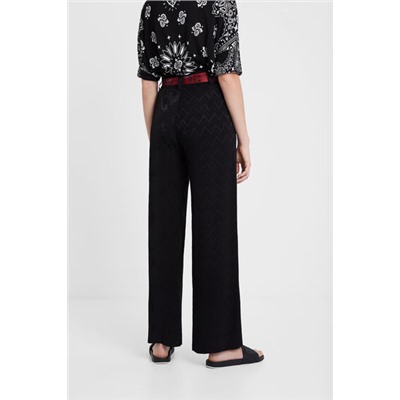 Pantalón con pañuelo cinturón