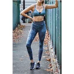 Charline Heather Celeste и спортивный бюстгальтер Petrol Blue