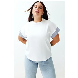 Beyaz Oversize Kolda Çizgili Poplin Kumaş Detaylı %100 Pamuk Örme Büyük Beden T-Shirt TBBSS24BF00001