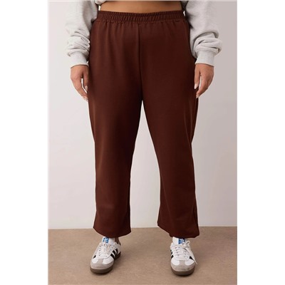 Kahverengi Loose Jogger İnce Paçası Lastikli Esnek Bel Örme Büyük Beden Eşofman Altı TBBAW23AJ00002