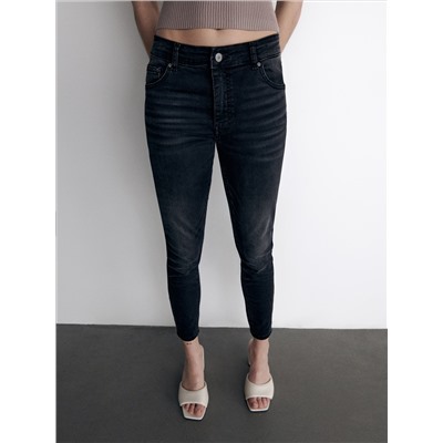 Push-up-Jeans im Slim-Fit