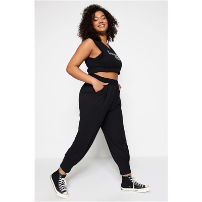 Trendyol Curve Siyah Havuç Fit Beli Lastikli Örme Büyük Beden Pantolon TBBSS23AR00002