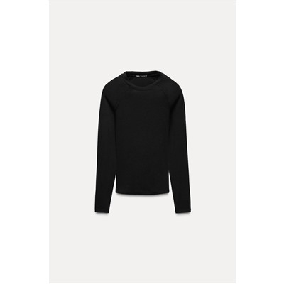 LONG SLEEVE FITTED T-SHIRT