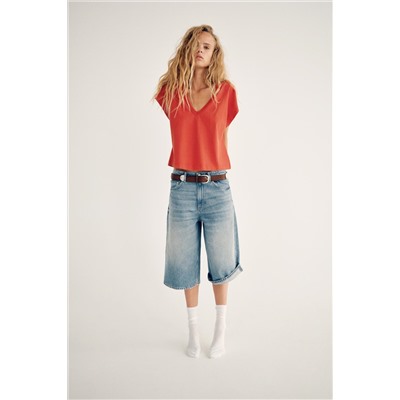 FADED-EFFECT T-SHIRT WITH A V-NECKLINE