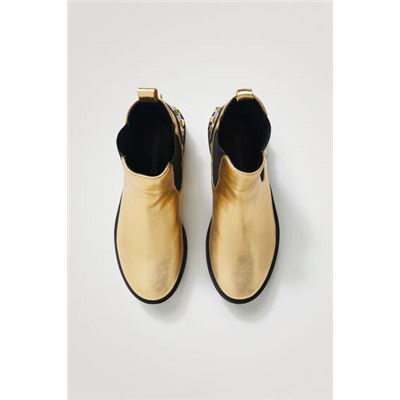 Botines biker oro tachuelas