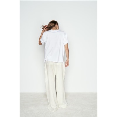 TOP WITH CONTRAST LACE TRIM