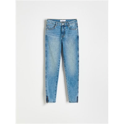 Slim-Jeans mit mittlerer Leibhöhe