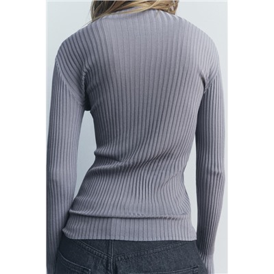 T-SHIRT WITH RIBBED DETAIL