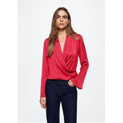 Blusa satinada cuello cruzado