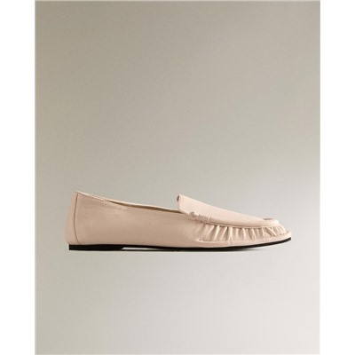 LEATHER LOAFERS WITH DETAIL