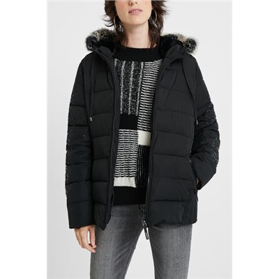 Chaqueta slim capucha pelo extraíble