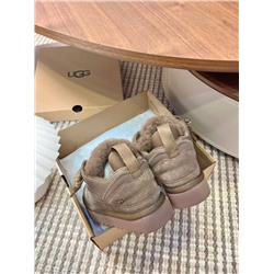Теплые женские кроссовки в красивых расцветках UG*G