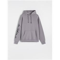 Hoodie mit künstlerischem Druck