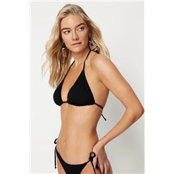 Trendyolmilla Siyah Üçgen Dokulu Bikini Üstü TBESS23BU00272