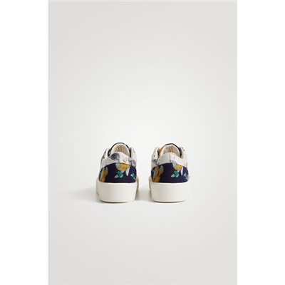 Zapatilla patch con rafia