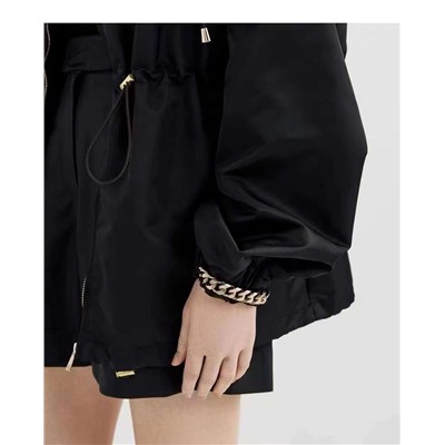 Куртка-ветровка Kar*l Lagerfel*d 2в1, рукава отстегиваются Цена на бирке 389$