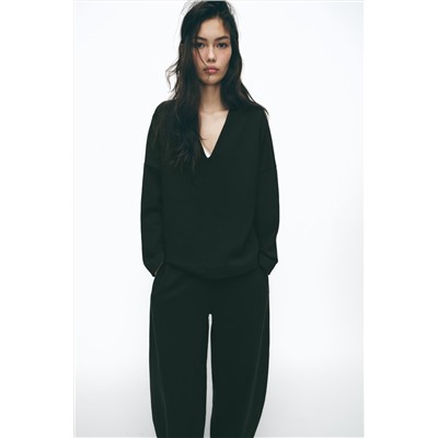 INTERLOCK V-NECK TOP