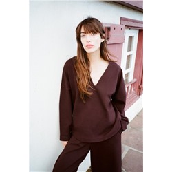 INTERLOCK V-NECK TOP