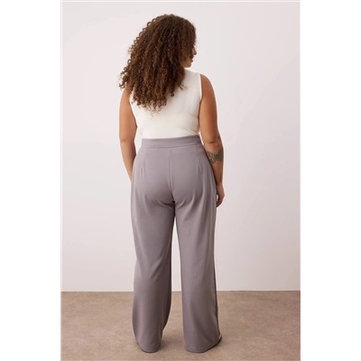 Gri Kemeri Cırtlı Pileli Wide Leg Örme Büyük Beden Pantolon TBBSS24AR00035