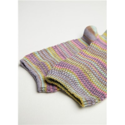 Mehrfarbige kurze Socken in Häkeloptik