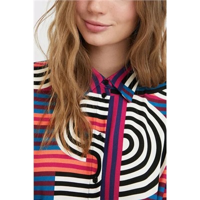 Vestido corto camisero geometrías