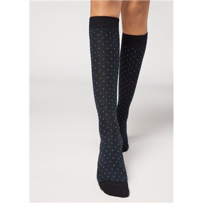 Lange gemusterte Socken