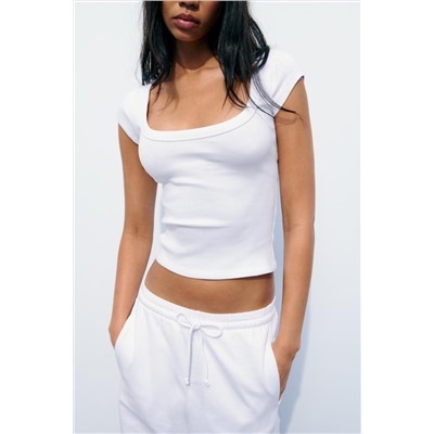 RIBBED ROUND NECK T-SHIRT
