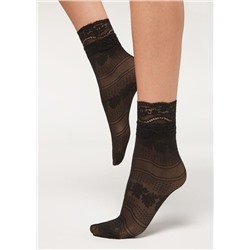 Kurze Netzsocken mit Muster