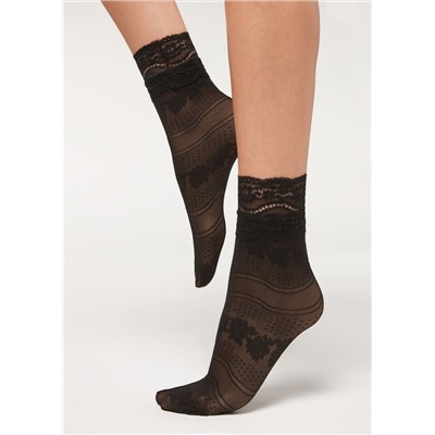 Kurze Netzsocken mit Muster