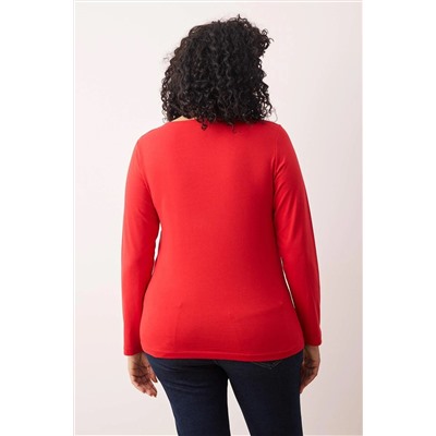 Kırmızı Pamuklu Kayık Yaka Fitted/Vücuda Oturan Esnek Bluz TBBAW26AF00027