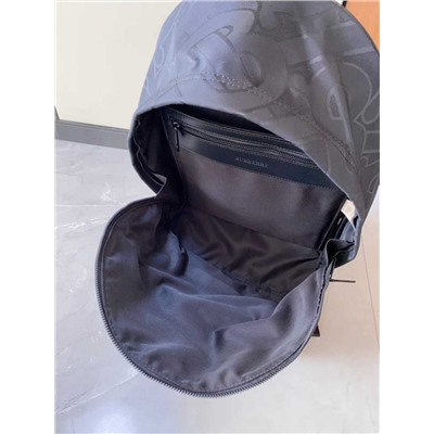 Новинка!  Удобный вместительный рюкзак  Burberr*y