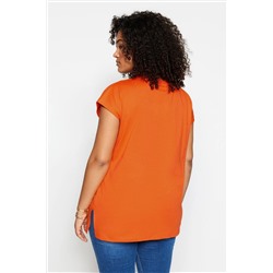 Turuncu Boyfriend V Yaka Yırtmaçlı %100 Pamuk Örme T-Shirt TBBSS22BF0036