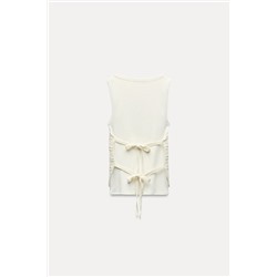 CONTRAST T-SHIRT AND VEST