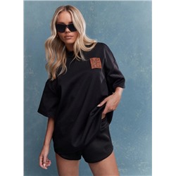 MISSGUIDED Branded Logo Patch Detail Dropped Shoulder Oversized T-Shirt