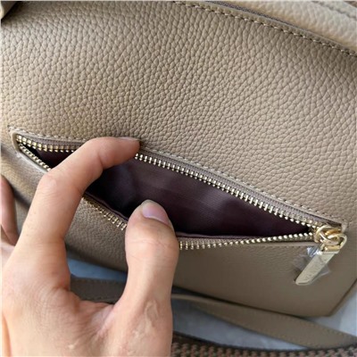 Женская кожаная сумка с короткой и со съемной длинной ручкой