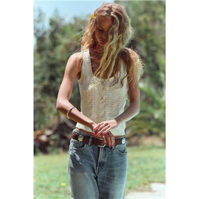CONTRAST T-SHIRT AND VEST