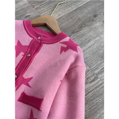 Костюм для девочек из двух предметов в стиле Mini Peace ♥️ вязаный кардиган с круглым вырезом и юбка.