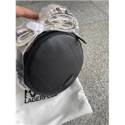 В этом сезоне тренд на круглые сумки ❤️  И вот какая красотка от ⚫️Kar*l Lagerfel*d