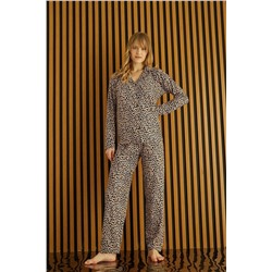 Temporium Kadın Leopar Desenli Düğmeli Uzun Kollu Süet Pijama Takımı PJ5660S