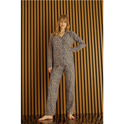 Temporium Kadın Leopar Desenli Düğmeli Uzun Kollu Süet Pijama Takımı PJ5660S