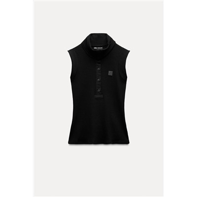 RIBBED TOP WITH LABEL