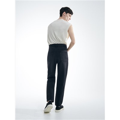 Jeans im Carrot-Fit in Used-Optik