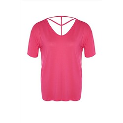Pembe Yaka Detaylı Örme T-Shirt TBBSS22TS0877