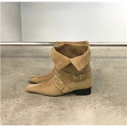 Короткие сапожки из натуральной замши