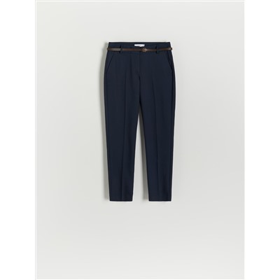 Chinohose mit Gürtel