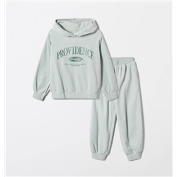 Спортивный костюм для девочек. Экспорт