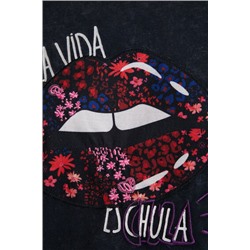 Camiseta parche labios bordados