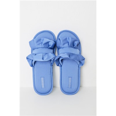 Zapatillas casa satén volantes azul