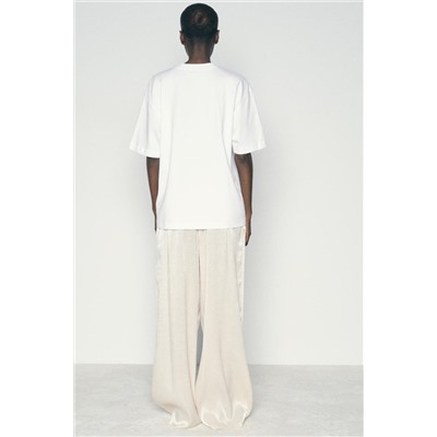 T-SHIRT WITH CONTRAST PRINT