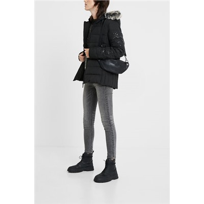 Chaqueta slim capucha pelo extraíble